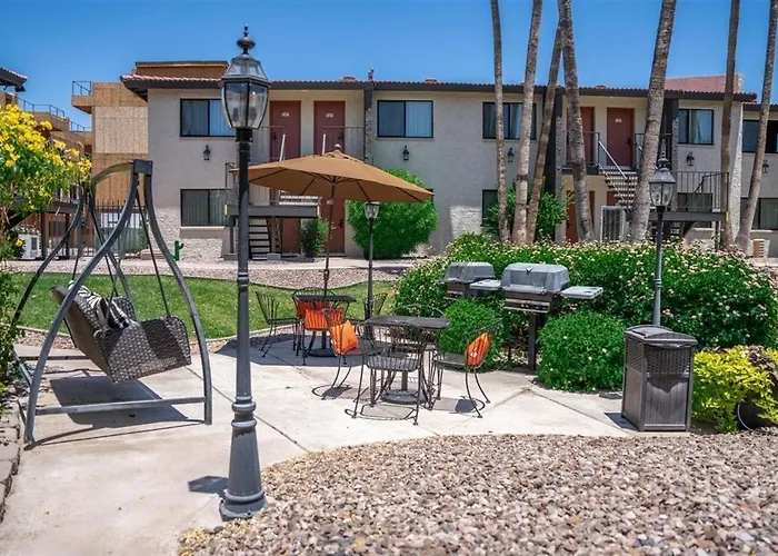 238- Fully Furnished, Wifi Included *