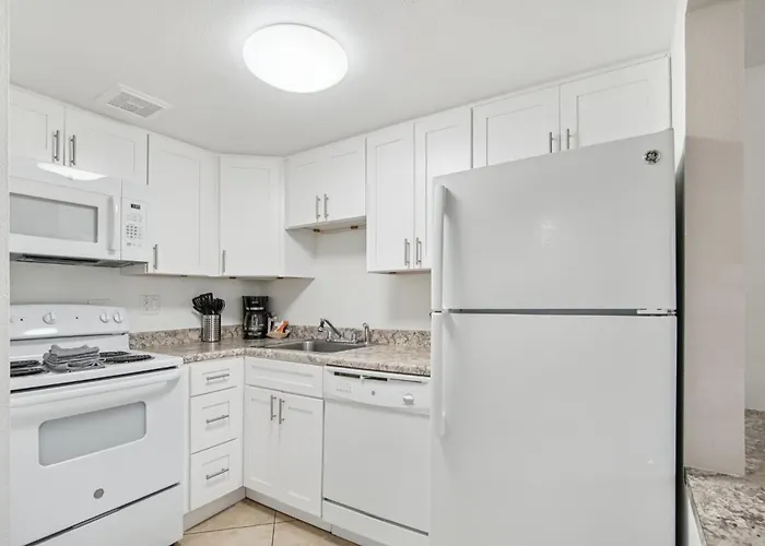 238- Fully Furnished, Wifi Included Apartment Scottsdale