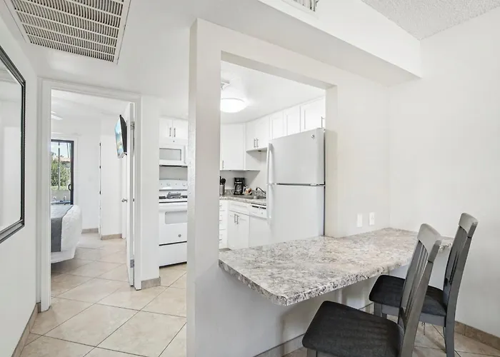 238- Fully Furnished, Wifi Included